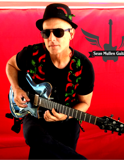 Chilli outfit with logo